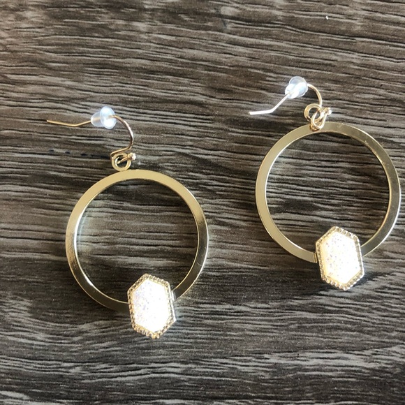 ⭐️Costumers FavNew Gold Geometric Circle❤️ - Picture 3 of 7